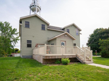 419 Randolph St, Mishicot, WI 54228-9758