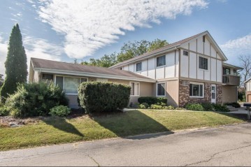 N19W5287 Pierce Ct, Cedarburg, WI 53012-2953