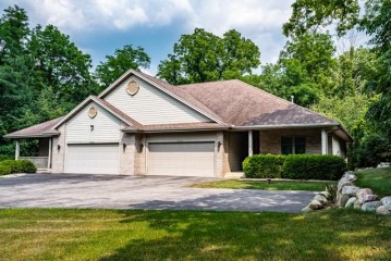 1030 Wilmot Ave 1032, Twin Lakes, WI 53181-9185
