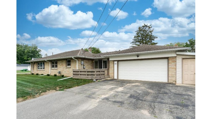 311 Rubicon St Neosho, WI 53059 by Homestead Realty, Inc $249,000