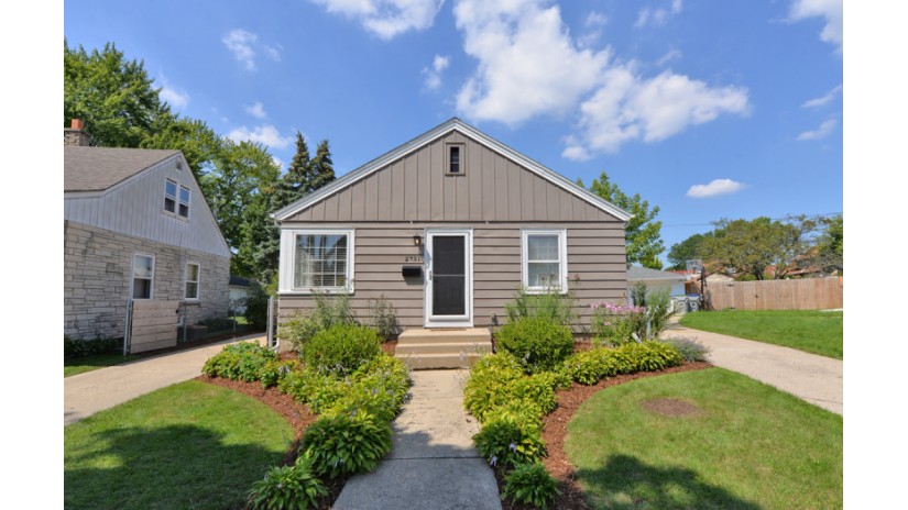 2731 N 63rd St Milwaukee, WI 53210 by Shorewest Realtors $180,000