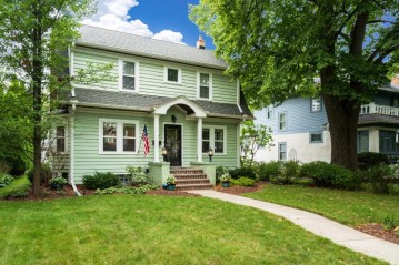 4859 N Newhall St, Whitefish Bay, WI 53217-6047