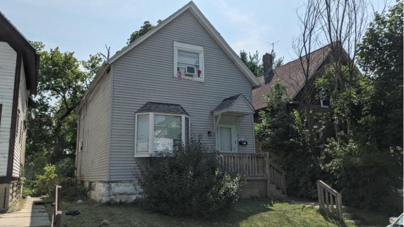 3544 N 11th St Milwaukee, WI 53206 by Milwaukee Executive Realty, LLC $32,000