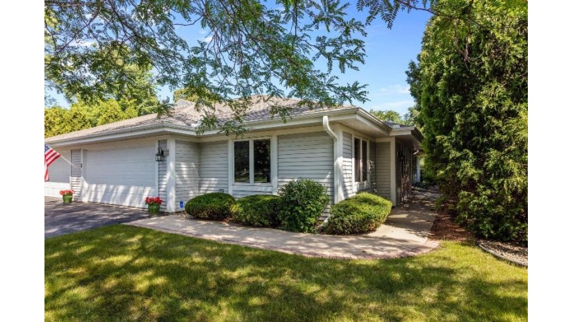 7522 W Mequon Square Dr Mequon, WI 53092 by Coldwell Banker Realty $325,000