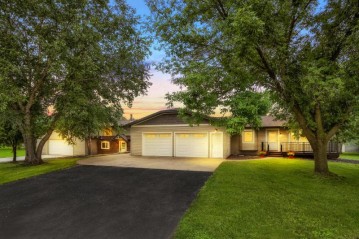 W8343 Prairie Pine Ln, Onalaska, WI 54650