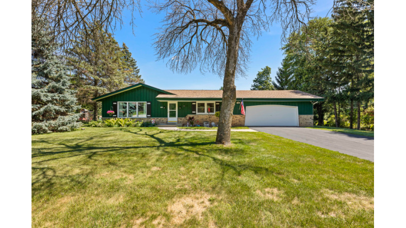 1540 Valley Ridge Dr Brookfield, WI 53005 by Shorewest Realtors $339,900