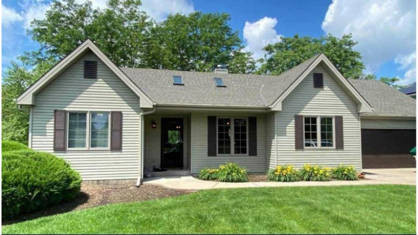 176 Granary Cir Hartland, WI 53029 by Infinity Realty $434,900