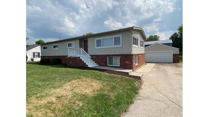 W5181 Wisconsin Dr Sugar Creek, WI 53121 by Berkshire Hathaway Starck Real Estate $240,000