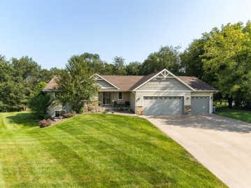 W7954 Country Ave, Holland, WI 54636