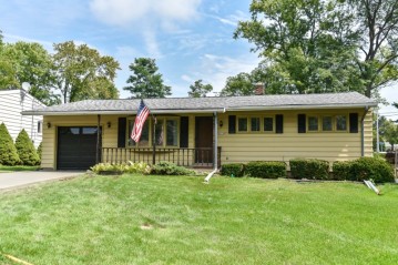 4454 Glenway St, Wauwatosa, WI 53225-4449