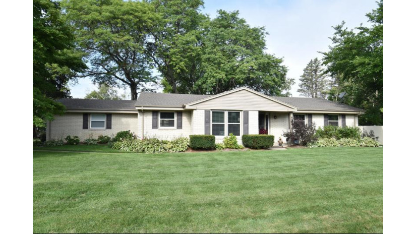 5138 Starlight Dr Wind Point, WI 53402 by Becker Stong Real Estate Group, Inc. $339,900