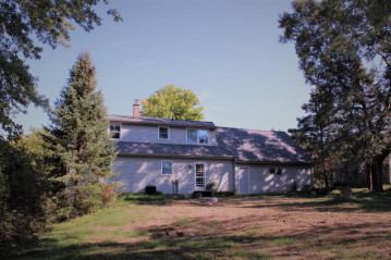 W1960 Rustic Dr, Auburn, WI 53010-3124