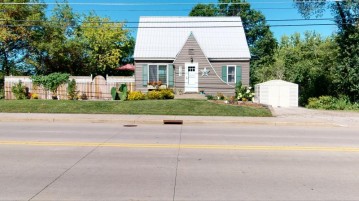 17095 N Main St, Galesville, WI 54630-7203