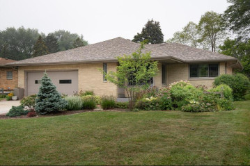 6153 S Swift Ave, Cudahy, WI 53110-3205