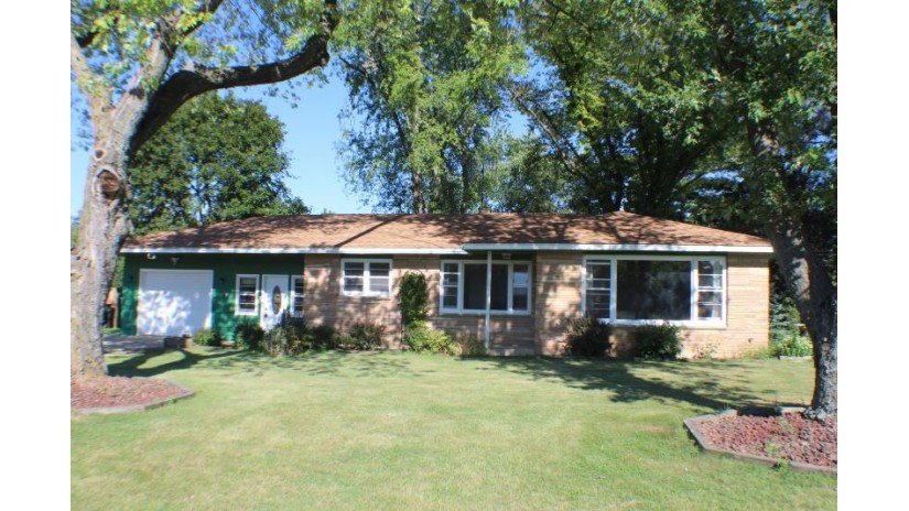 9017 360th Ave Randall, WI 53181 by Keefe Real Estate, Inc. $215,000