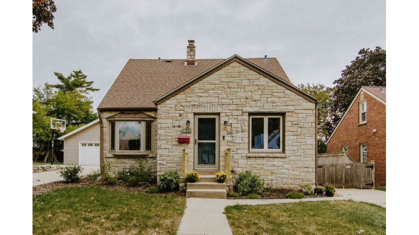 4528 S Adams Ave Milwaukee, WI 53207 by Shorewest Realtors $239,900