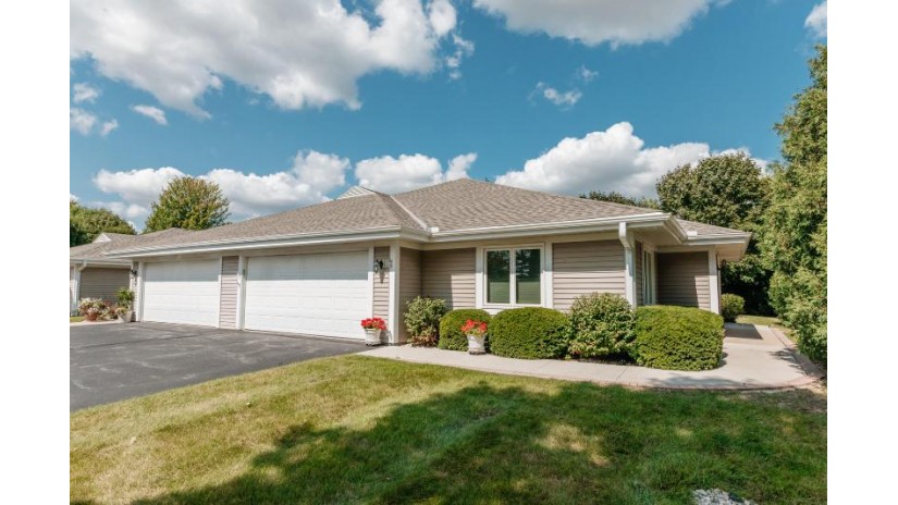 7318 W Mequon Square Dr Mequon, WI 53092 by Realty Executives Integrity~Cedarburg $325,000