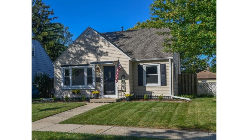 506 Scott Ave Waukesha, WI 53186 by Found It $245,000