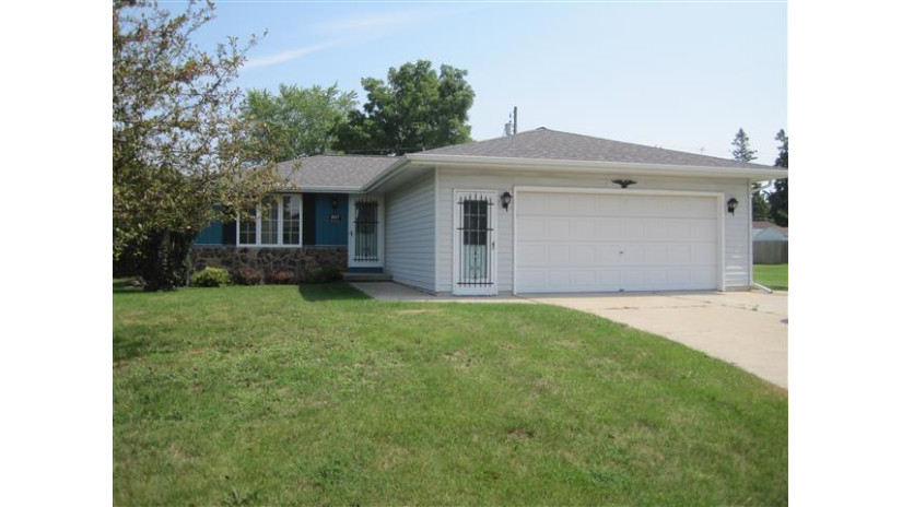 1017 N 43rd St Manitowoc, WI 54220 by Coldwell Banker Real Estate Group~Manitowoc $159,500