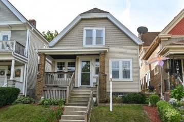 525 E Russell Ave, Milwaukee, WI 53207-2124