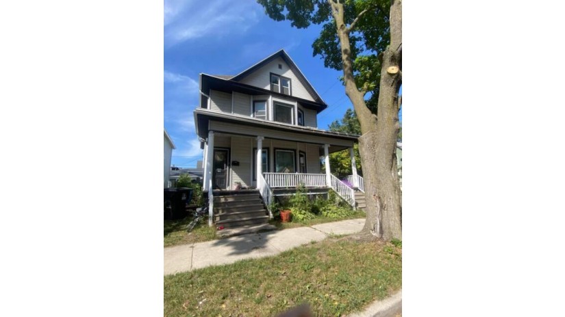 900 Villa St Racine, WI 53403 by Coldwell Banker HomeSale Realty - Franklin $99,900