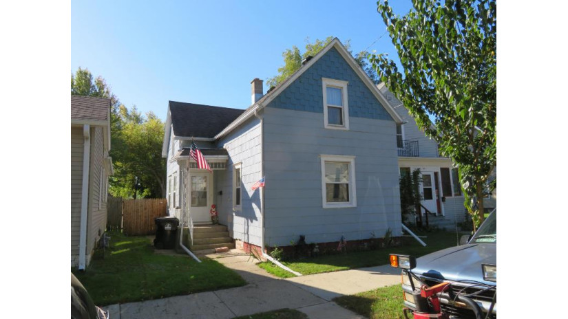 811 Hagerer St Racine, WI 53402 by Coldwell Banker Realty -Racine/Kenosha Office $75,000