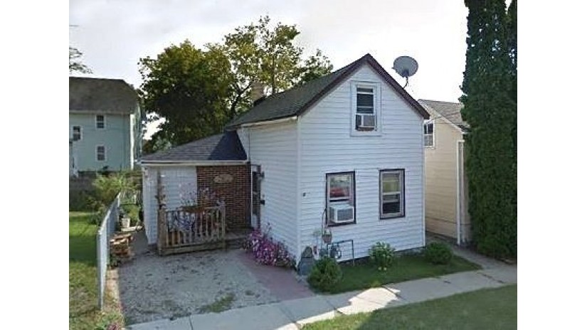 119 Emerald St Watertown, WI 53098 by Shorewest Realtors $60,000