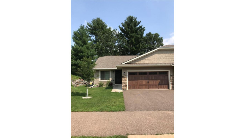 633 Club View Lane Altoona, WI 54720 by Grip Realty Llc $260,000