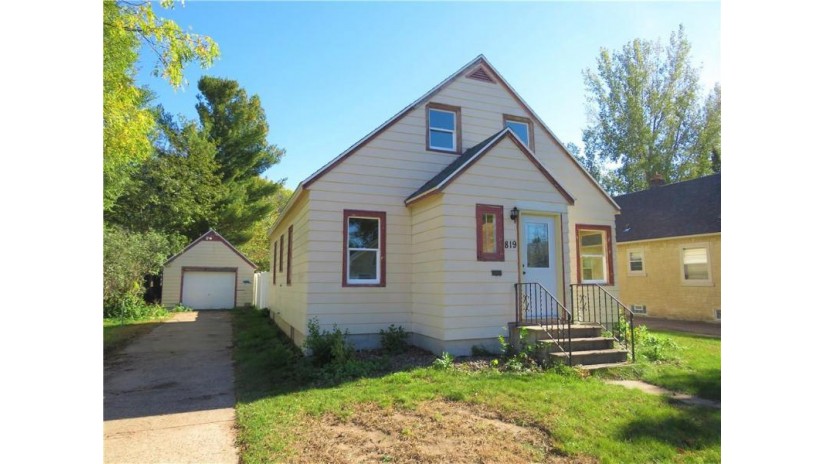 819 Starr Avenue Eau Claire, WI 54703 by Chippewa Valley Real Estate, Llc $150,000