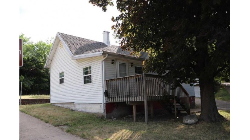 821 S Winnebago Street Rockford, IL 61102 by Gambino Realtors $55,000