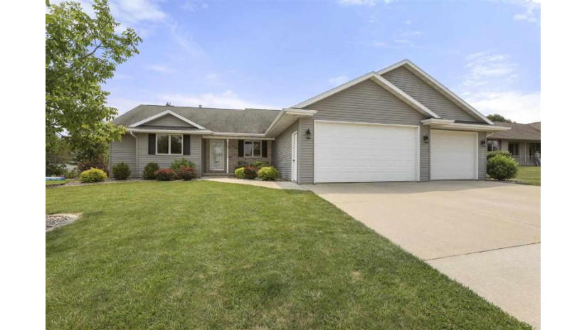 1335 Janet Street Kaukauna, WI 54130 by Coldwell Banker Real Estate Group $315,000