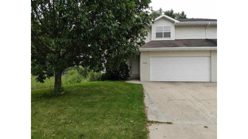 5323 Brookview Drive Grand Chute, WI 54915 by Shiny Key Realty, LLC $245,000