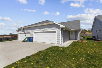 2479 Sun Terrace, Green Bay, WI 54311