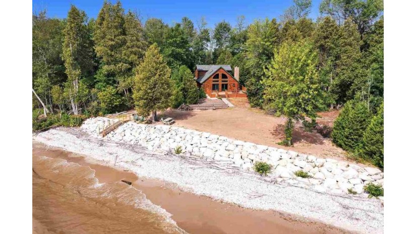 E7383 Washington Road Ahnappe, WI 54201 by Todd Wiese Homeselling System, Inc. $749,900