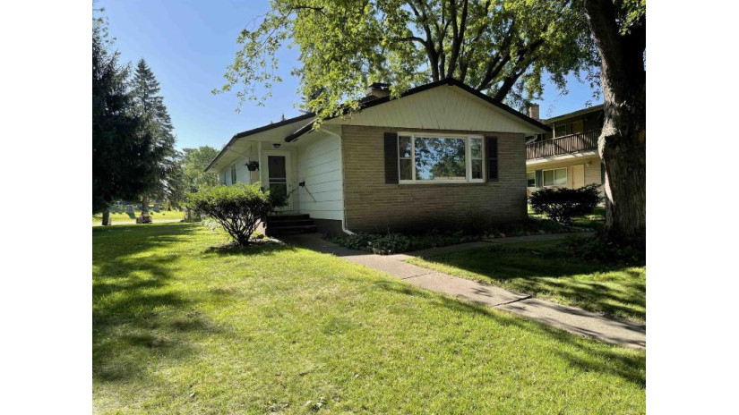 437 Humphrey Circle Shawano, WI 54166 by Coldwell Banker Real Estate Group $129,900