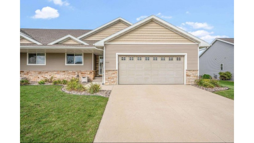2521 W Crais Court Ledgeview, WI 54115 by Coldwell Banker Real Estate Group $279,900