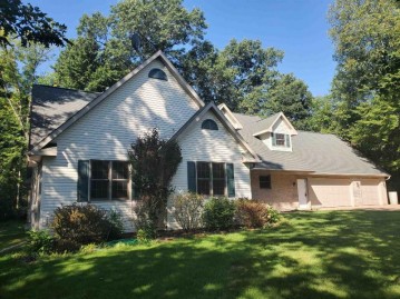 977 Thomas Trail, Waupaca, WI 54981