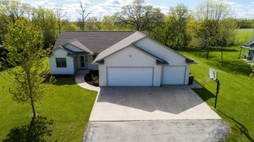 8365 Moeser Lane, Clayton, WI 54947