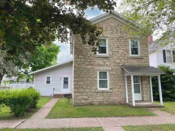 213 S Ohio St, Prairie Du Chien, WI 53821