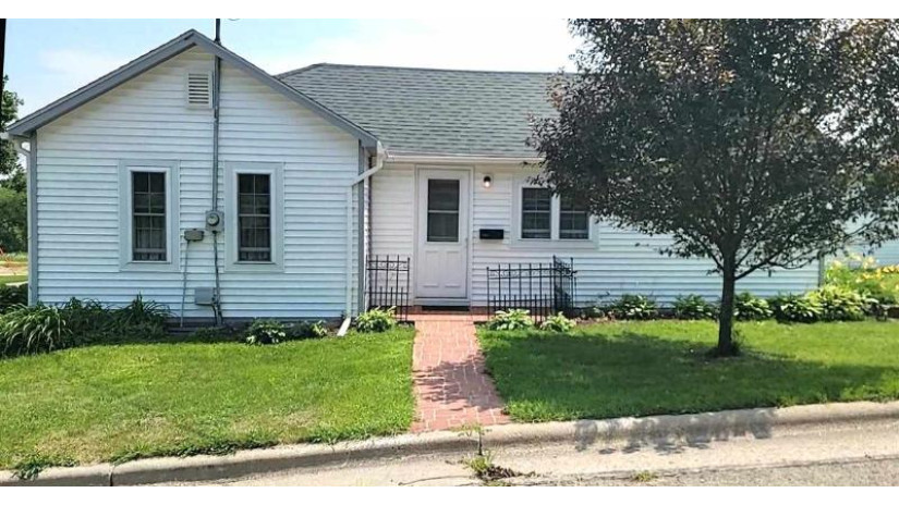 904 State St Mineral Point, WI 53565 by Re/Max Preferred $174,900