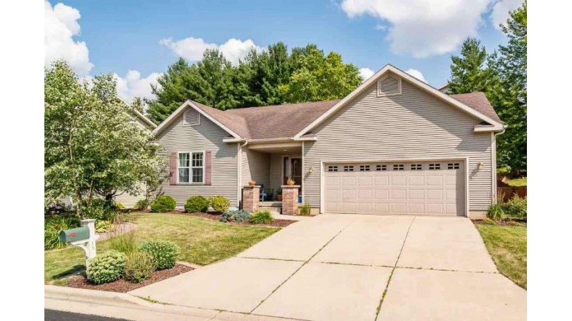 13 Yarrow Cir Madison, WI 53719 by Four Lake Real Estate, Llc $399,000