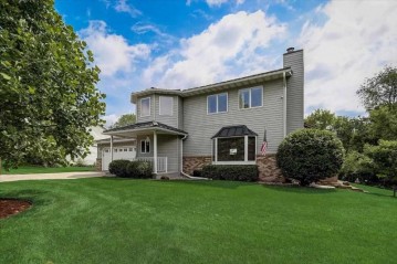 801 Daniel Pass, Mount Horeb, WI 53572