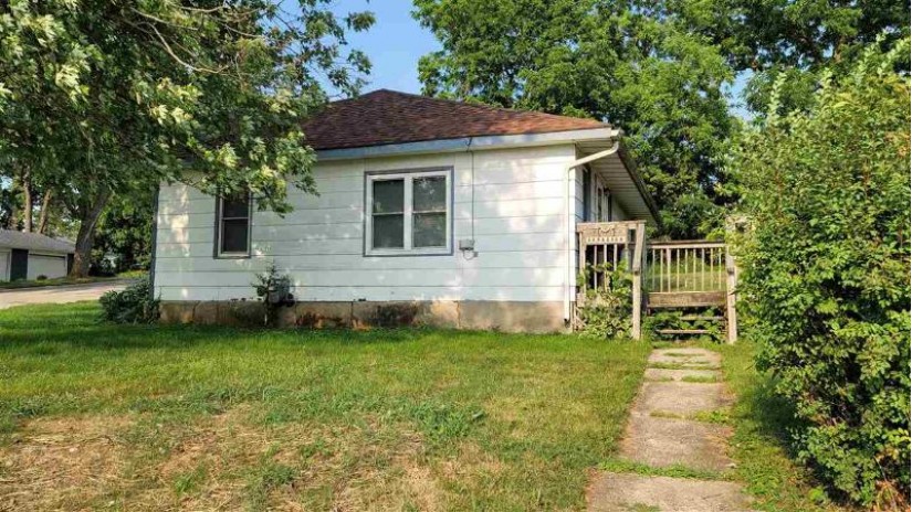 1043 Keep St Darlington, WI 53530 by Re/Max Preferred $78,500