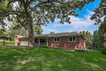 5516 Maria Way, Westport, WI 53597