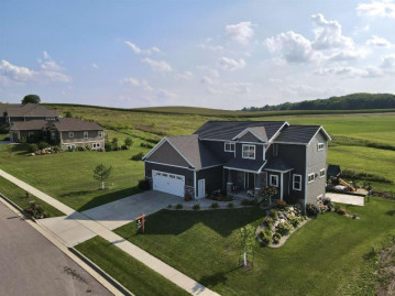 212 Ridgestone Dr, Lodi, WI 53555