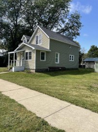 305 Grove St, Mauston, WI 53948