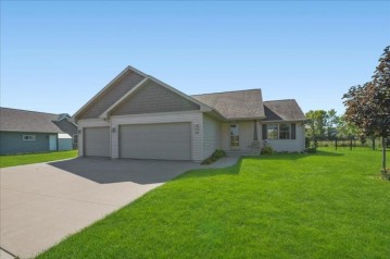 886 Lorinda Ave, Omro, WI 54963-2021