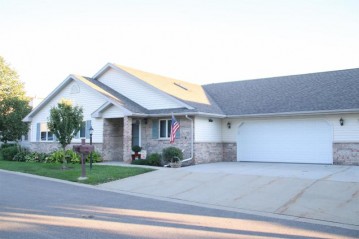 26 Fairview Tr, Waunakee, WI 53597