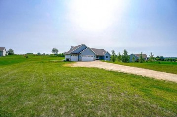 827 106th St, Roberts, WI 54023