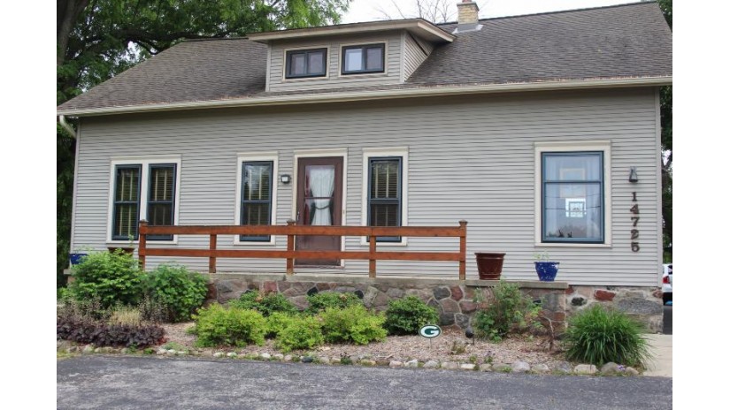 14725 W Burleigh Rd Brookfield, WI 53005 by Coldwell Banker HomeSale Realty - Wauwatosa $379,900